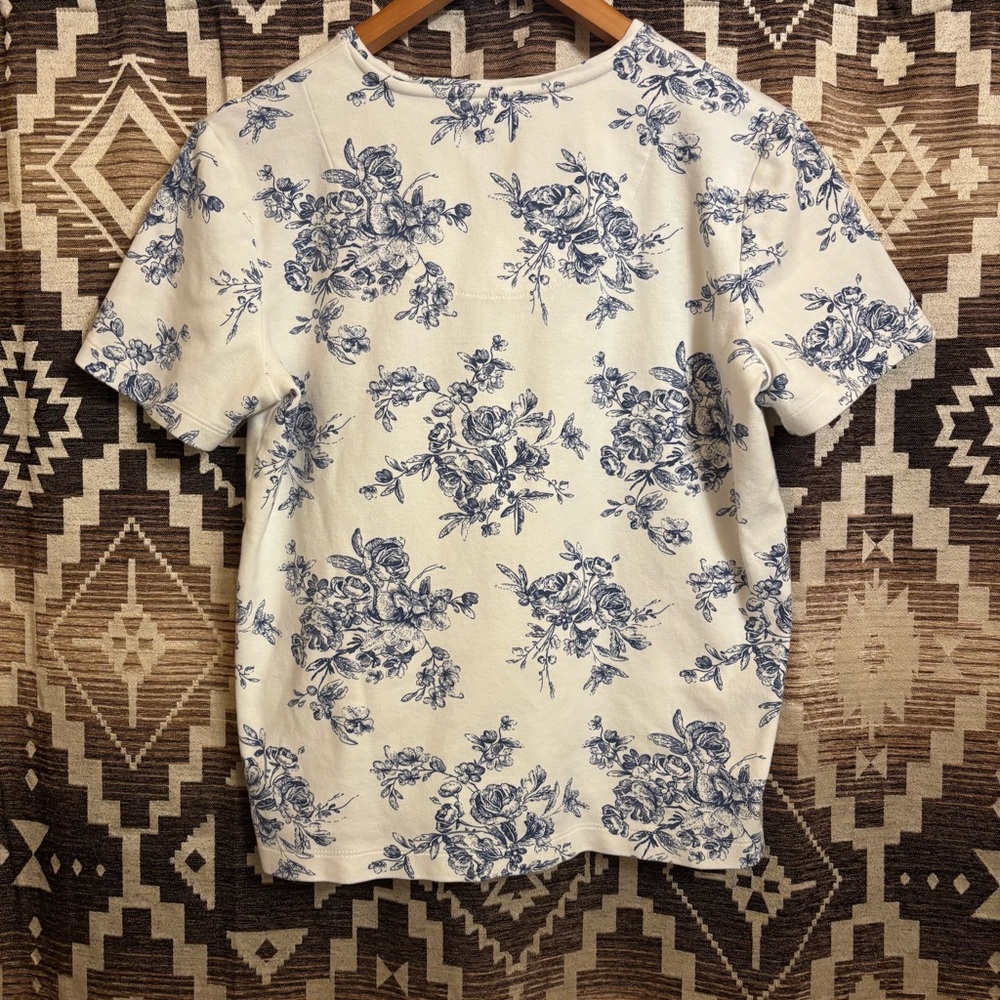 White Stag Women’s Blue & White Cotton Floral Short Sleeve Shirt, Size Medium - Picture 6 of 9
